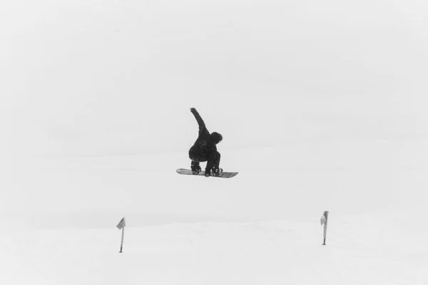 苏翊鸣新赛季首秀单板滑雪大跳台世界杯冲击高难度动作引期待